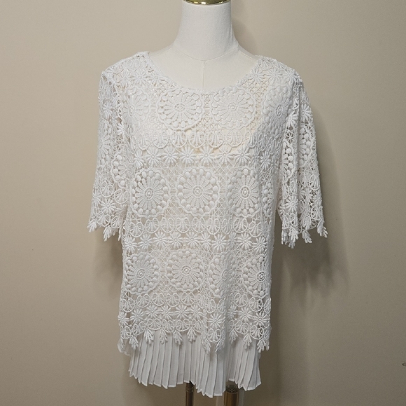 Chico's Tops - Chico's White Lace Crochet Tunic Top with Pleated Hem – Size 2 (Large)
